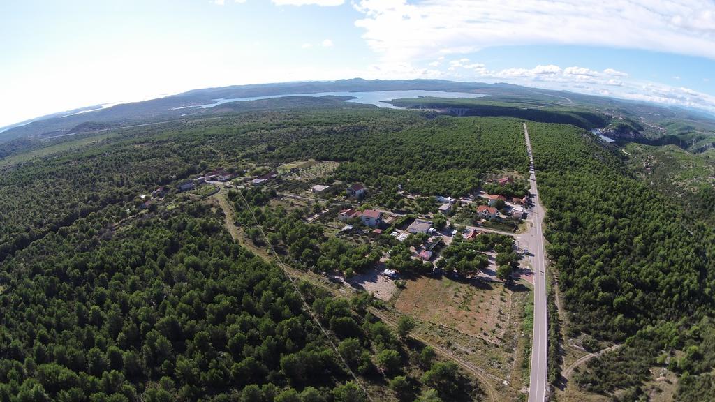 Rooms Camp Marina Lozovac Buitenkant foto