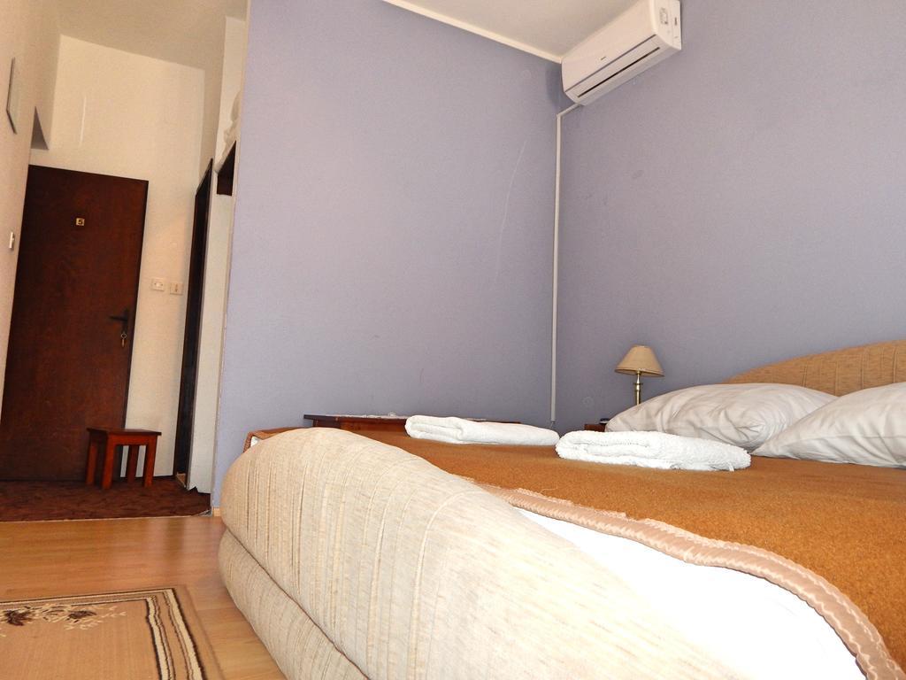 Rooms Camp Marina Lozovac Buitenkant foto