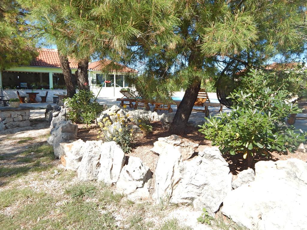 Rooms Camp Marina Lozovac Buitenkant foto